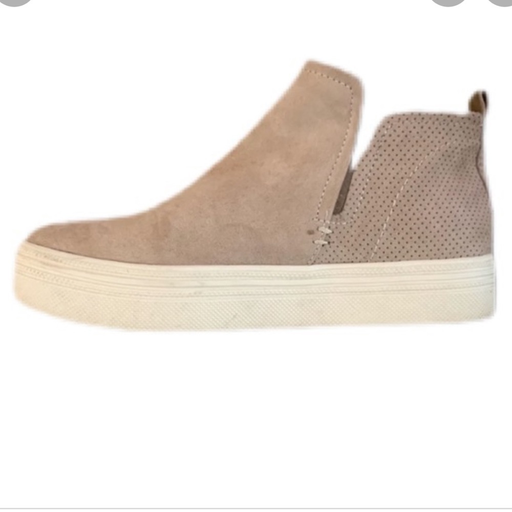 Tan ankle slip ons